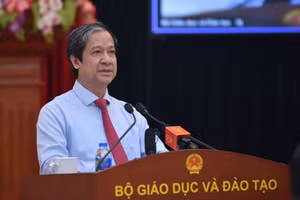 Bộ trưởng Bộ Giáo dục và Đào tạo Nguyễn Kim Sơn phát biểu tại Hội nghị.