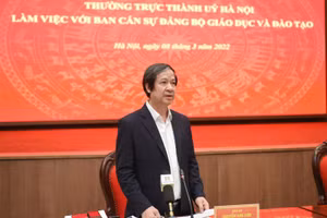 Bộ trưởng Nguyễn Kim Sơn phát biểu tại buổi làm việc với Thường trực Thành ủy Hà Nội.