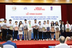 Vinh danh học sinh đạt cao trong kỳ thi Olympic và khoa học kỹ thuật quốc tế 