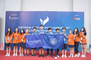 CLB DSOW - Trường THPT Wellspring là đội thi có thành viên tham gia cả Bảng Anh và Bảng Việt năm nay.