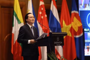 Bộ trưởng Bộ GD&ĐT Phùng Xuân Nhạ phát biểu tại hội nghị. Ảnh: Thế Đại