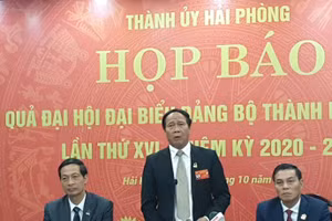 Ông Lê Văn Thành- Bí thư Thành ủy Hải Phòng chủ trì họp báo sau Đại hội Đại biểu Đảng bộ TP Hải Phòng khóa XVI