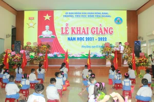 Lễ khai giảng năm học mới Trường Tiểu học Đinh Tiên Hoàng