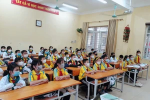 Học sinh Trường THCS Bái Tử Long trong giờ học