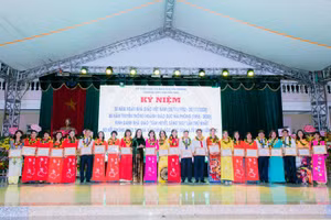 Trường THPT Nguyễn Trãi vinh danh Nhà giáo "Tâm huyết-Sáng tạo" lần thứ nhất