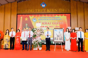  Lễ khai giảng năm học mới 2023-2024 của Trường THPT Kiến Thuỵ.