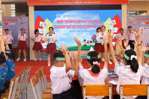 Tiết chuyên để Toán bằng tiếng Anh của cô trò Trường THCS Trần Phú, quận Kiến An, TP Hải Phòng