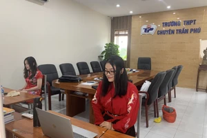 Học sinh Trường THPT chuyên Trần Phú tham dự cuộc thi