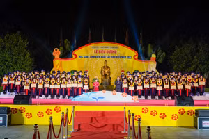 Lễ biểu dương diễn ra tối 18/11.