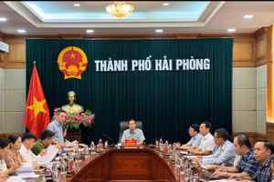 Lãnh đạo thành phố họp chỉ đạo làm rõ vụ trẻ 5 tuổi bị bầm tím ở lưng.