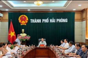 Lãnh đạo thành phố họp chỉ đạo làm rõ vụ trẻ 5 tuổi bị bầm tím ở lưng.