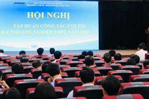 Hội nghị tập huấn công tác coi thi tốt nghiệp THPT năm 2024.