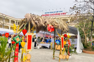 Không gian Hội chợ tại Trường Cao đẳng VMU.