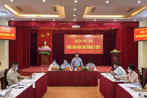 Đại diện Cục Hải quan Quảng Ninh dự họp báo tháng 7 và cung cấp thông tin cho báo chí.