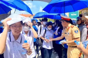 Thí sinh đánh giá đề thi môn Ngữ văn vừa sức, nhẹ nhàng.