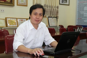 Thầy giáo Vũ Công Minh.