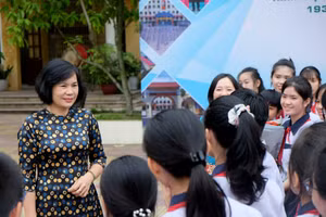 Cô Thuỳ Dương luôn được học sinh kính mến.