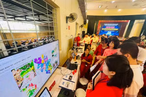 Giáo viên huyện An Lão xây dựng thiết bị dạy học số.