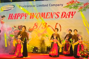 Tiết mục biểu diễn chiều 8/3 tại KCN Đồ Sơn.