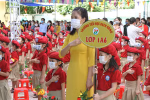 Lễ khai giảng năm học mới tại Trường Tiểu học Bạch Đằng 