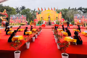 Lễ Khai bút đầu năm tại Đền thờ Trạng trình Nguyễn Bỉnh Khiêm, huyện Vĩnh Bảo.