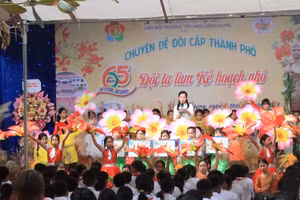 Chuyên đề với sự tham gia đông đảo của học sinh nhà trường.