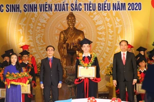 Lễ vinh danh những học sinh, sinh viên xuất sắc tiêu biểu của TP Hải Phòng