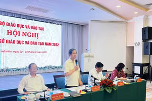 Bộ trưởng Bộ GD&ĐT Nguyễn Kim Sơn phát biểu tại Hội nghị.