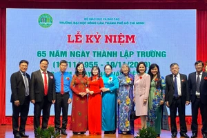 Các thế hệ lãnh đạo, cán bộ giảng viên Trường ĐH Nông lâm TPHCM.