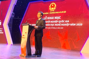 Phó thủ tướng Vũ Đức Đam phát biểu tại lễ khai mạc