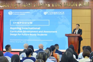 GS.TS Lê Anh Vinh phát biểu khai mạc Hội thảo.