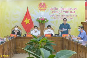 Đại biểu Phan Thái Bình - Đoàn ĐBQH tỉnh Quảng Nam, thảo luận trực tuyến tại điểm cầu Quảng Nam