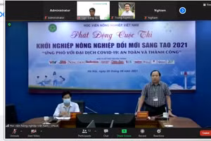 TS Vũ Ngọc Huyên phát biểu tại buổi lễ.