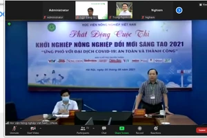 TS Vũ Ngọc Huyên phát biểu tại buổi lễ.