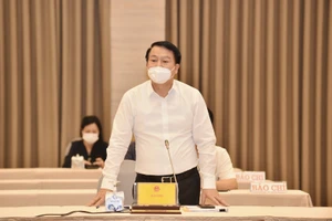 Thứ trưởng Bộ Tài chính Nguyễn Đức Chi phát biểu tại họp báo.