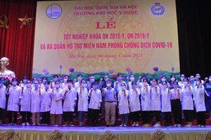 Lễ ra quân hỗ trợ miền Nam phòng chống dịch Covid-19 của Trường ĐH Y dược (ĐH Quốc gia Hà Nội).