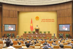 Phiên họp toàn thể tại hội trường sáng 26/3