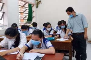 ThS Nguyễn Thành Phước - Trường THPT Giồng Riềng (Kiên Giang) ôn thi tốt nghiệp THPT cho học sinh.