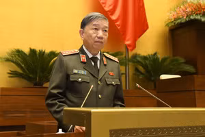 Bộ trưởng Bộ Công an Tô Lâm trình bày Tờ trình