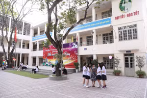 Trường THPT Hoàng Cầu - thời điểm chưa có dịch Covid-19.