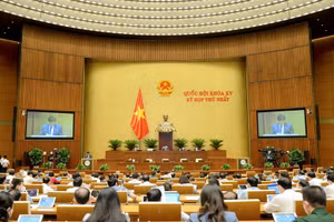 Quốc hội nghe trình bày Tờ trình, Báo cáo thẩm tra về tăng cường công tác phòng, chống dịch Covid-19 trong thời gian tới.