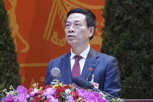 Đồng chí Nguyễn Mạnh Hùng, Ủy viên Trung ương Đảng, Bộ trưởng Bộ Thông tin và Truyền thông.