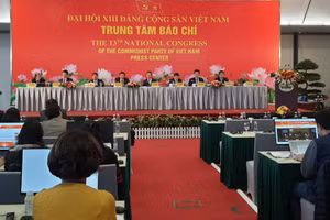 Toàn cảnh buổi họp báo.