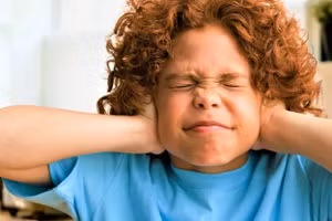 Mỗi khi được nhắc nhở về tầm quan trọng của việc chúng phải làm tốt hơn, trẻ sẽ trở nên căng thẳng hơn. (Ảnh: ITN)