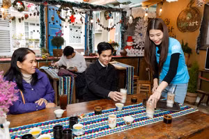 Á hậu Quỳnh Châu mang Tết hạnh phúc đến trẻ em khiếm thính 