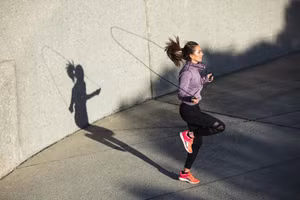 Giấc ngủ kém chất lượng có thể ảnh hưởng đến động lực tập thể dục của bạn. (Ảnh: ITN),