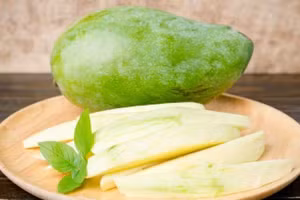  Xoài xanh chứa nhiều vitamin, khoáng chất và chất chống oxy hóa. (Ảnh: ITN).