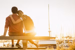 Luôn ủng hộ và ở bên nhau là một cách đã được chứng minh để củng cố mối quan hệ. (Ảnh: ITN) 