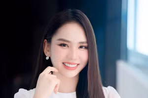 Hoa hậu Mai Phương bật khóc kể chuyện vượt qua áp lực 