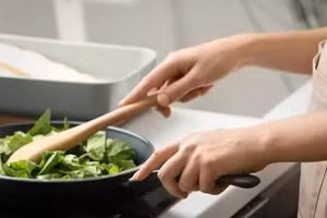 Bỏ ngay 5 thói quen nấu ăn tăng nguy cơ bệnh ung thư nhiều gia đình phạm phải